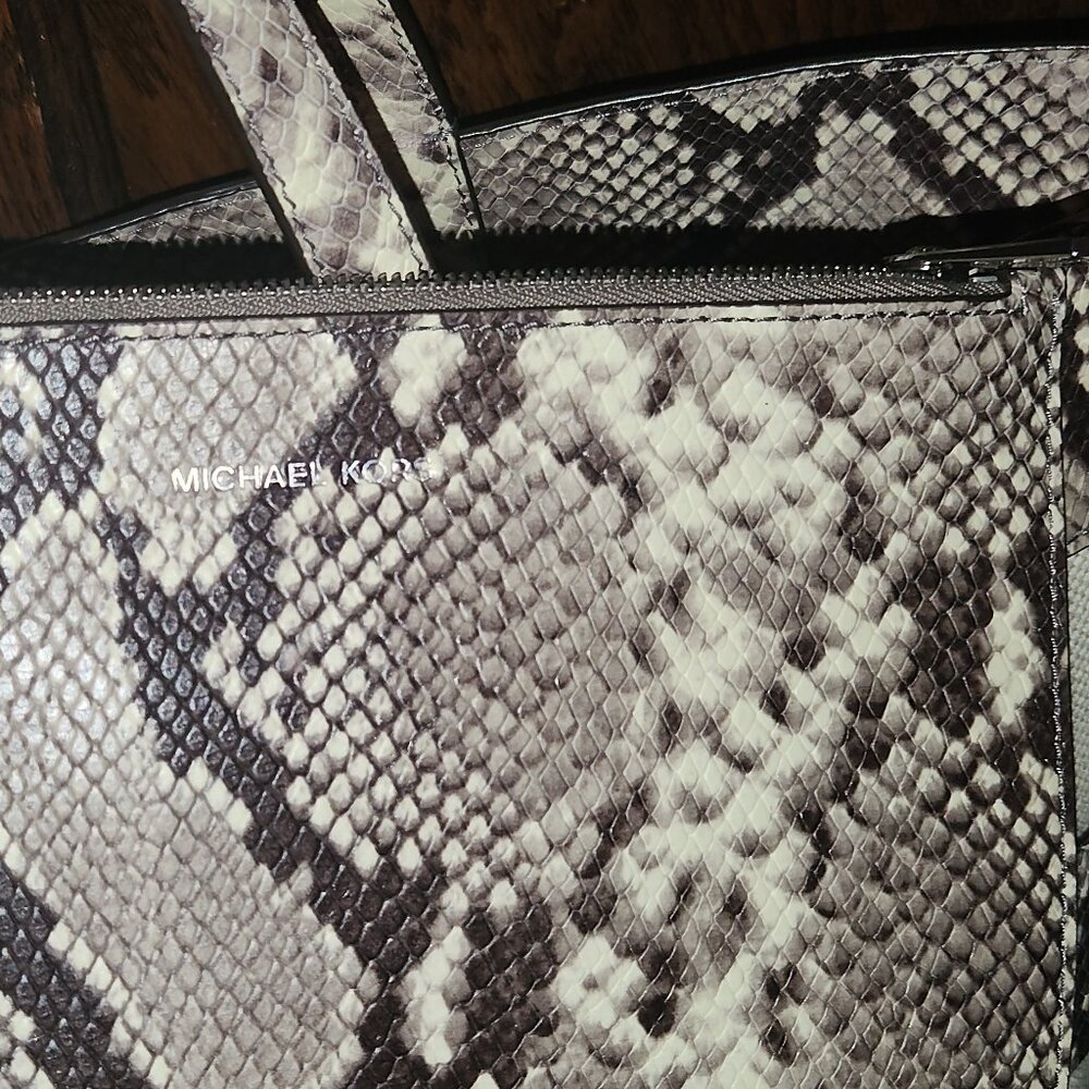 SAVED for : firstdownkicks Snake Print Michael kors  Tote with Wrist-let/Pouch - Picture 12 of 14